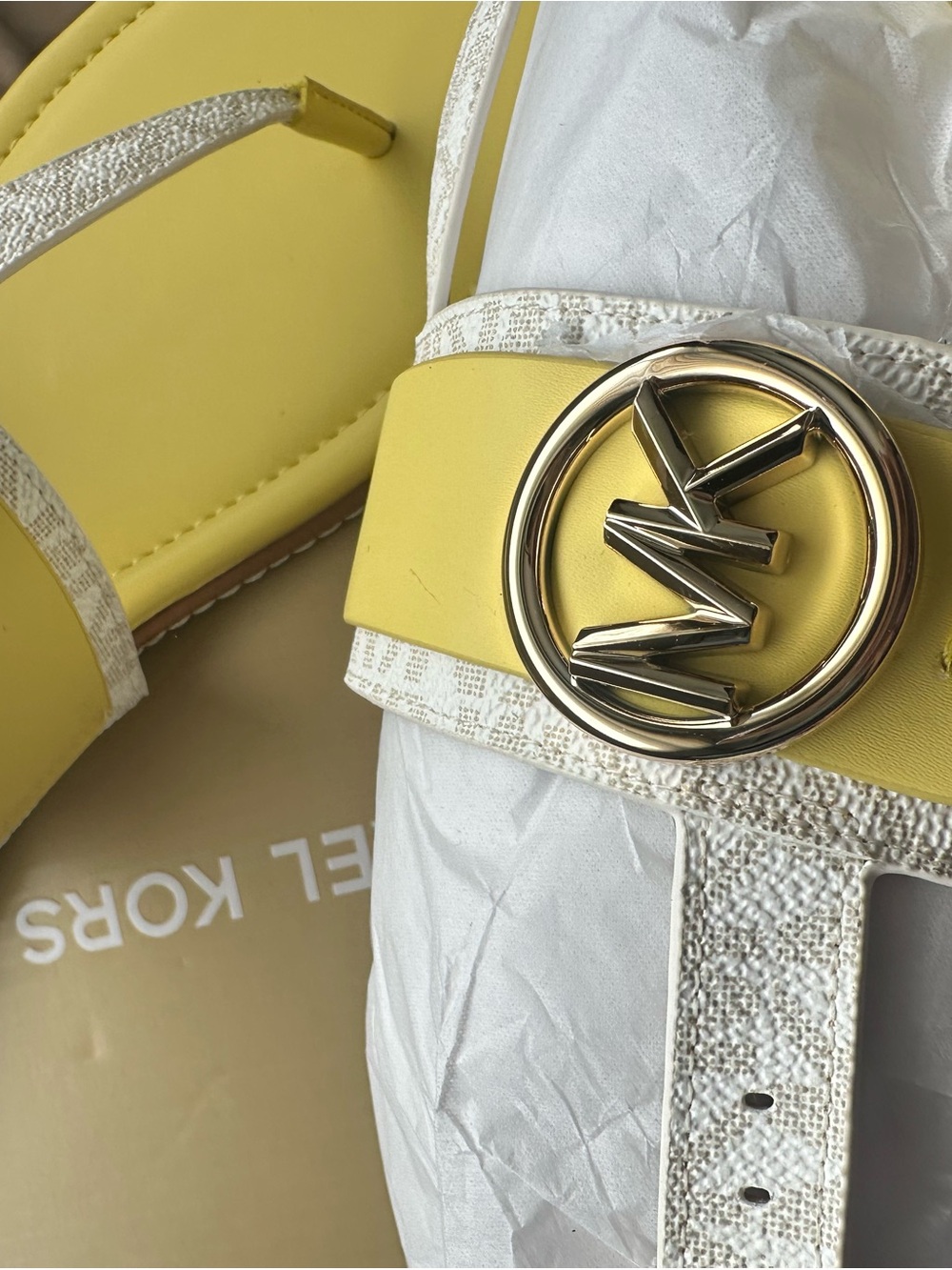 Michael Kors Carmen Yellow MK Logo T-Bar Sandals - Size 11 - New in box - Picture 5 of 5